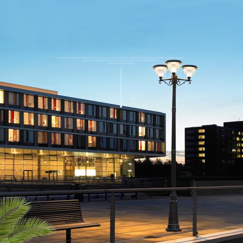 Đèn cột sân vườn năng lượng mặt trời PH243 trang trí sân vườn biệt thự