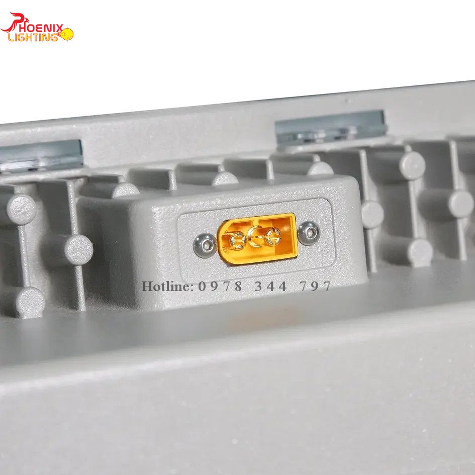 Đèn Pha Năng Lượng Mặt Trời Blue Carbon 500W h8